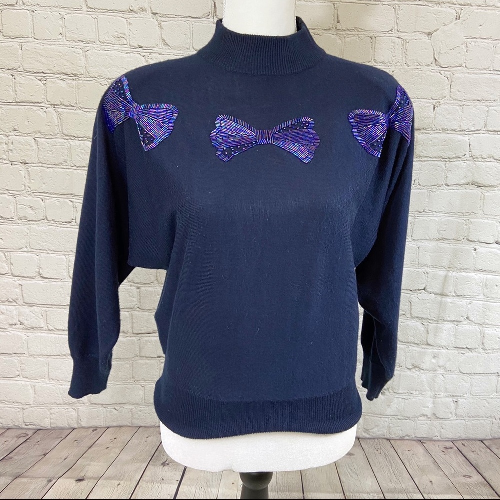 4/$25 Vintage doleman sleeve sweater beaded bows